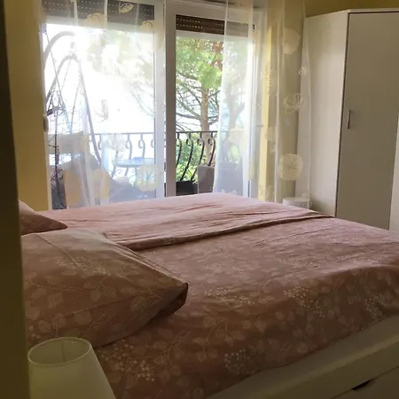 Bed & Breakfast House Vali